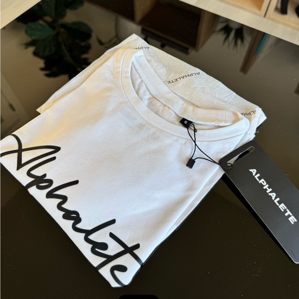 ALPHALETE SIGNATURE SHORT SLEEVE CROP
